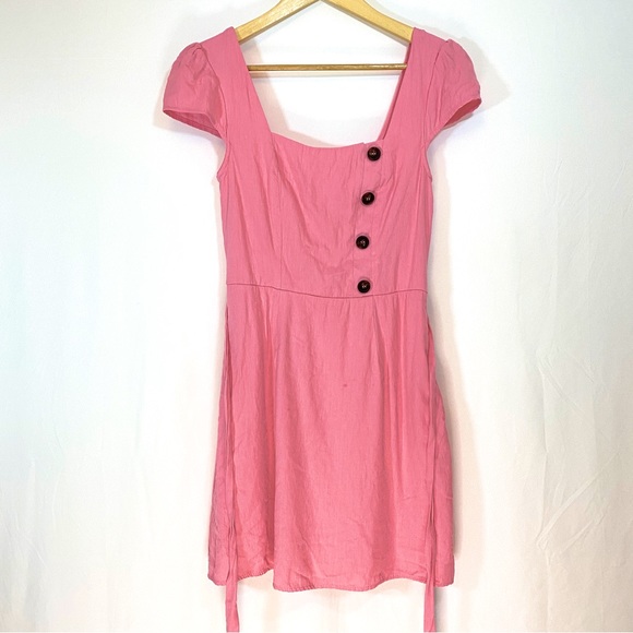 Charlotte Russe pink cap sleeve dress with button detailing, size Small - Picture 4 of 13